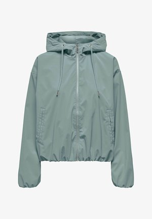 Lys blå hettejakke med frontglidelås, snor i hetten, elastiske mansjetter og to sidelommer.