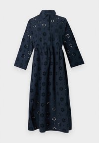 Abito in cotone blu navy con scollatura a colletto, maniche tre quarti e cuciture a occhiello floreali diffuse su tutta la stoffa.