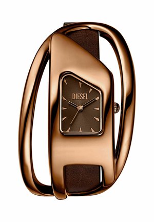 Braune Diesel-Uhr mit asymmetrischem Zifferblatt, roségoldfarbenem Metallrahmen und dunkelbraunem Lederarmband.