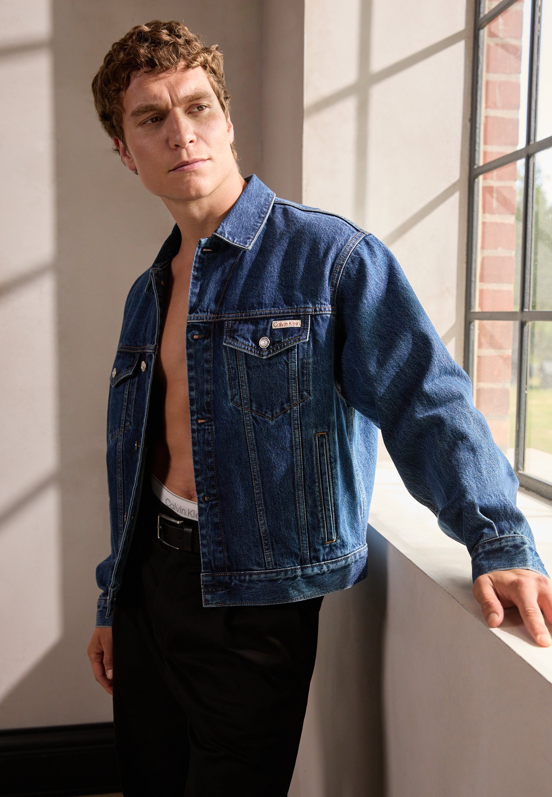 Calvin Klein Jeans 90S TRUCKER - Denim jacket - pacifico/blue 