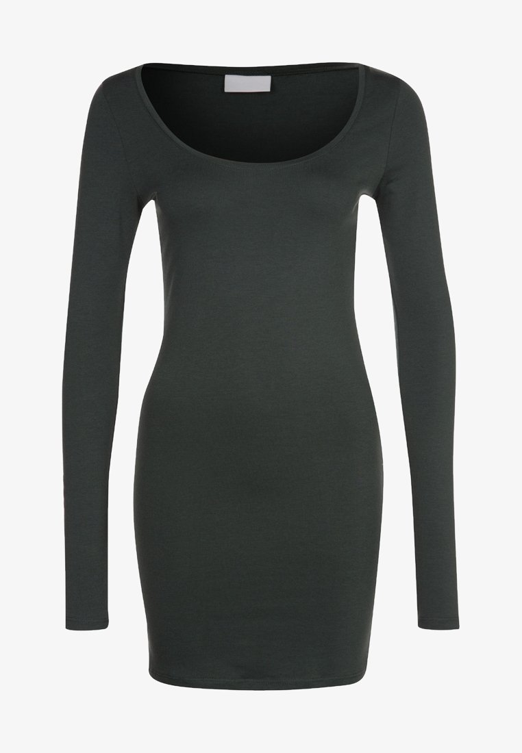 Dlouhé šaty s dlouhým rukávem v tmavě zelené barvě, vyrobené z měkké, elastické tkaniny. Mají kulatý výstřih a přiléhavý střih, sahající do poloviny stehna.