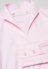 Eterna KELCHKRAGENBLUSE - REGULAR FIT - Button-down blouse - rosa