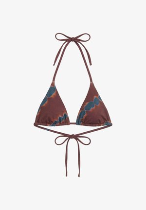 Háromszög alakú bikini felsőrész barna, kék és narancssárga batikolt mintával, állítható nyak- és hátkötésekkel.