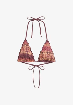 Trojuholníkový vrchný diel bikín s tie-dye vzorom v odtieňoch hnedej a fialovej, so vlnitými okrajmi a nastaviteľnými šnúrkami na krku a na chrbte.