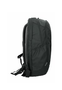 Schwarzer Rucksack mit einem schlanken Design, strukturiertem Stoff, seitlicher Netztasche, gepolsterten Trägern und einem Tragegriff an der Oberseite.