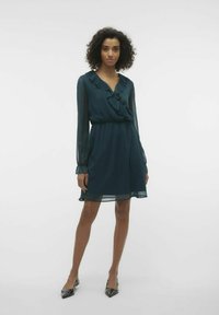 Vero Moda Vardagsklänning - ponderosa pine