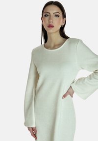 Elara ABAYA  - Strickkleid - beige