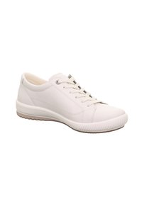 Weißer Ledersneaker mit glatter Textur, runder Zehenpartie, Schnürdesign und flexiblem Gummisohle mit horizontalen Rillen.