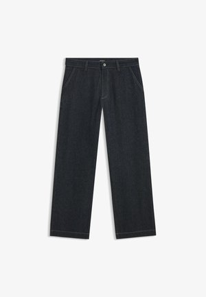 Tamsiai mėlynos džinsinės kelnės su tiesiomis kojomis, kontrastiniu siuvimu, priekiu užsegamos mygtuku ir dviem šoninėmis kišenėmis.