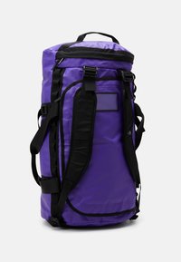 The North Face BASE CAMP DUFFEL - M - Holdall - peak purple-tnf black