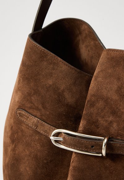 Liffner BELTED BUCKET BAG LARGE - Kézitáska - dark brown