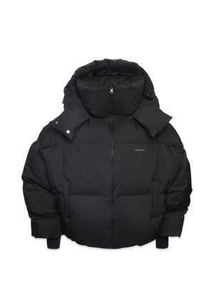 Czarna kurtka puchowa z wysokim kołnierzem, szerokimi ramionami i żebrowanymi mankietami. Posiada zamek z przodu oraz pikowane sekcje dla zapewnienia izolacji.