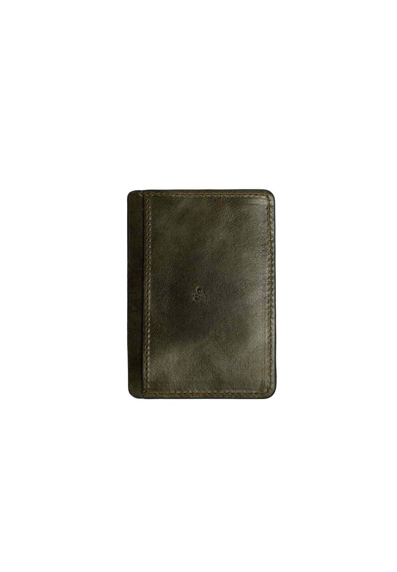 Cartera de cuero verde oscuro con una textura suave, esquinas redondeadas y costuras visibles. Presenta un sutil logo grabado en la parte frontal.