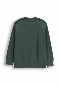 Ciemnozielony sweter dzianinowy z prążkowanym dekoltem typu crew, ściągaczami przy mankietach, u dołu oraz prążkowanymi detalami na ramionach, pokazany z tyłu.