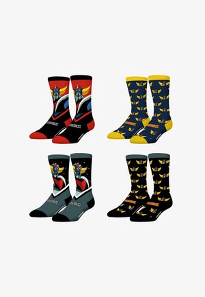 Quatre paires de chaussettes colorées présentant un motif de visage de robot avec des ailes dans des variations de couleurs rouge, jaune, bleu marine, gris et noir.