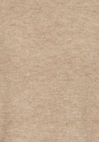 Tessuto a maglia beige chiaro con una texture morbida, caratterizzato da un motivo uniforme e minima elasticità, ideale per diversi modelli di abbigliamento.