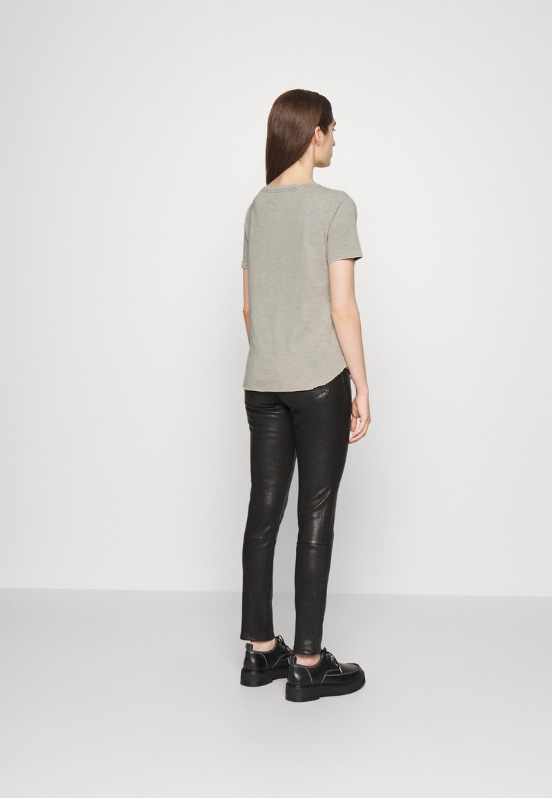 Damen T-Shirts | True Religion DIRECT DYE T-Shirt basic grey/grau - MC03592 Damen T-Shirts | True Religion DIRECT DYE T-Shirt basic grey/grau - MC03592