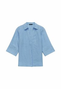 Hellblaues Leinenhemd mit V-Ausschnitt und Kragen, mit 3/4-Ärmeln und lockerer Passform. Glatte Textur, keine sichtbaren Muster.