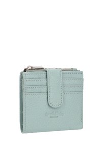Muntgroene leren portemonnee met een gestructureerde afwerking, voorzien van een klep met vouw, meerdere kaartsleuven en een ritsvak.