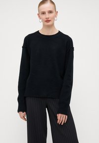 Vero Moda Tall VMBERLIN MY WIDE - Kalhoty - obsidian/oatmeal
