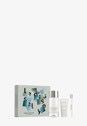 Coffret cadeau Issey Miyake Le Sel D'Issey comprenant un flacon transparent, un gel douche blanc et un petit spray, présenté dans une boîte à motifs vert-bleu.