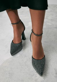 Next FOREVER COMFORT POINTED - REGULAR FIT - Platoo-avokkaat - black