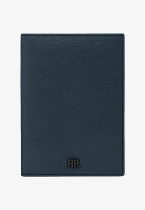 Tmavě modrá kožená peněženka s texturovaným povrchem a malým černým logem "RR" ve spodní střední části, zobrazená zavřená na bílém pozadí.