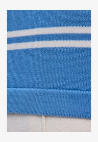 Non sélectionné, steelblue