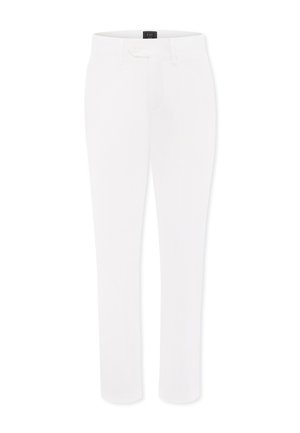 Białe, dopasowane spodnie wykonane z gładkiego materiału, z płaskim przodem, standardowym paskiem w talii oraz bez widocznych zdobień czy wzorów.