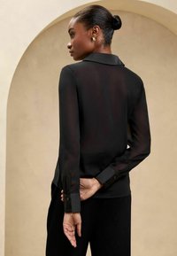 Lipsy REGULAR FIT - POCKET - Gombos blúz - black