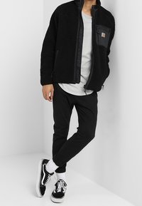 Carhartt WIP Fleecejakke - black