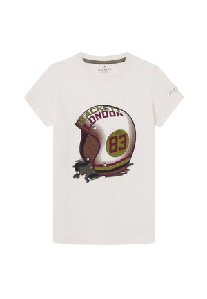 Camiseta blanca de manga corta con un gráfico de casco de motocicleta vintage etiquetado "Hackett London" y "Est 83" en verde y burdeos.