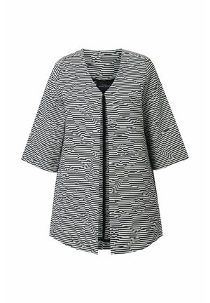 Veste rayée noir et blanc avec un motif floral, décolleté en V, manches courtes et design à ouverture sur le devant. Les tissus semblent texturés et légers.