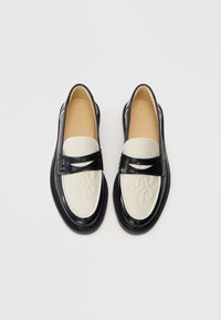 GOWTU SOLID - Chaussons - off white