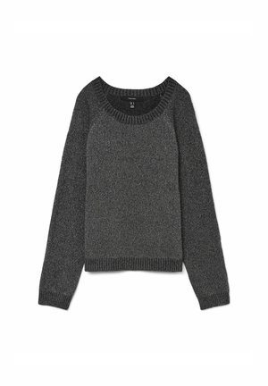 Szary sweter dziany z okrągłym dekoltem, długimi rękawami oraz ściągaczem u dołu i na mankietach. Teksturowana tkanina w ciemnoszarych i jasnoszarych odcieniach.