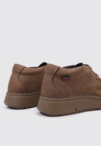 CallagHan Zapatos con cordones - brown