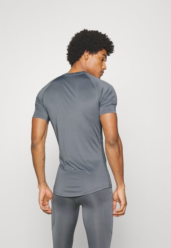 TIGHT - Sports T-shirt3