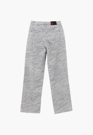 OXXO, OXXO ANIMAL PRINT HIGH WAIST STRAIGHT LEG PANTS - Relaxed fit jeans - zebra comb
