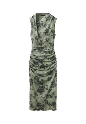 Vestido midi verde sin mangas con estampado floral negro, escote drapeado y detalle fruncido en la cintura.