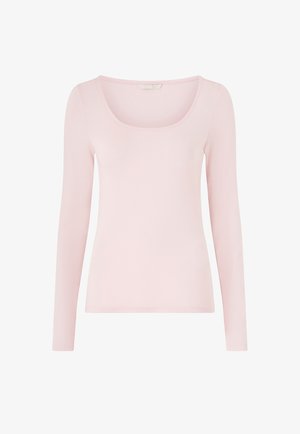 Lyserød, langærmet tætsiddende dametop med rund halsudskæring og uden synlige mønstre eller pynt.