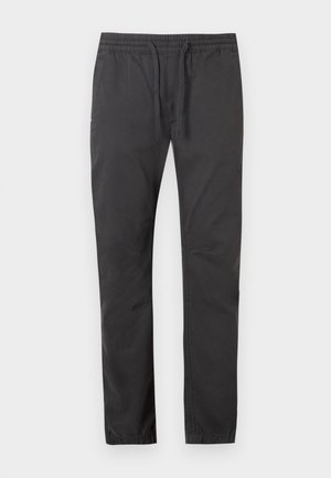 Sorte, letvægtsbukser med elastisk talje og snore. Har tapered ben og sidelommer for praktisk anvendelse.