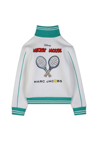 Λευκό αθλητικό σακάκι με ψηλό γιακά, τυρκουάζ λεπτομέρειες και ακανόνιστες ρίγες. Διακοσμημένο με γραφικό από ρακέτες τένις και το «Mickey Mouse».
