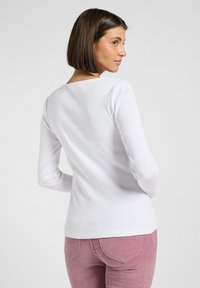 Lee SQUARE NECK SLIM FIT - Langarmshirt - bright white