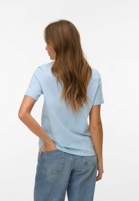 Vero Moda PAULINA - Βασικό μπλουζάκι - cashmere blue