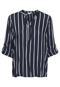 Navyblaue Bluse mit weißen vertikalen Streifen, hochgekrempelten und geknöpften Dreiviertelärmeln sowie einem kurzen Knopfverschluss am Ausschnitt.