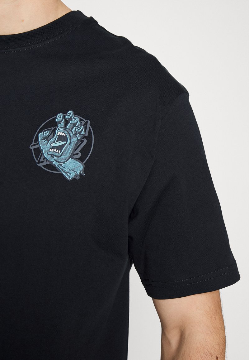 Herren T-Shirts basic | Santa Cruz OPUS HAND OVERLAY UNISEX T-Shirt print black/schwarz - DL43873 Herren T-Shirts basic | Santa Cruz OPUS HAND OVERLAY UNISEX T-Shirt print black/schwarz - DL43873