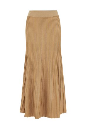 Jupe longue plissée en tissu brillant camel-marron avec une large ceinture et un ourlet évasé.