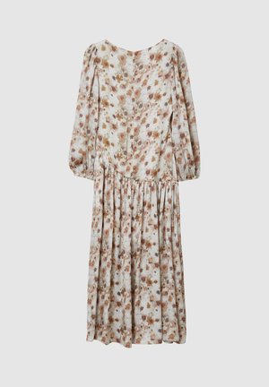 Robe à imprimé floral avec manches longues bouffantes, taille froncée et détail de boutons au dos. Couleurs comprenant blanc doux, pêche et marron.