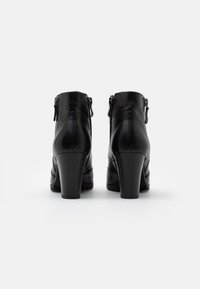 Caprice Botines bajos - black
