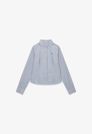 Gestreiftes Baumwollhemd in Hellblau und Weiß mit weitem Kragen, langen Ärmeln und kurzem Schnitt mit Knopfmanschetten.